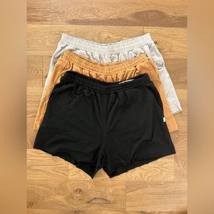 Vuori Boyfriend Shorts set of 3 Medium